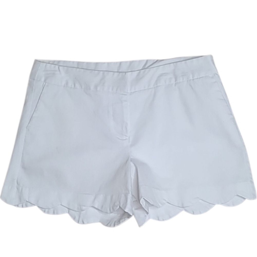 Attyre White Scalloped Hem Flat Front Shorts